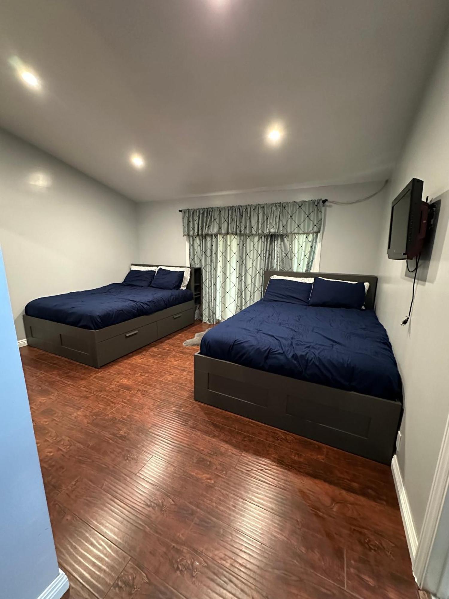 Charming 3-bedroom 2-bathroom House In North Hollywood Holiday home *