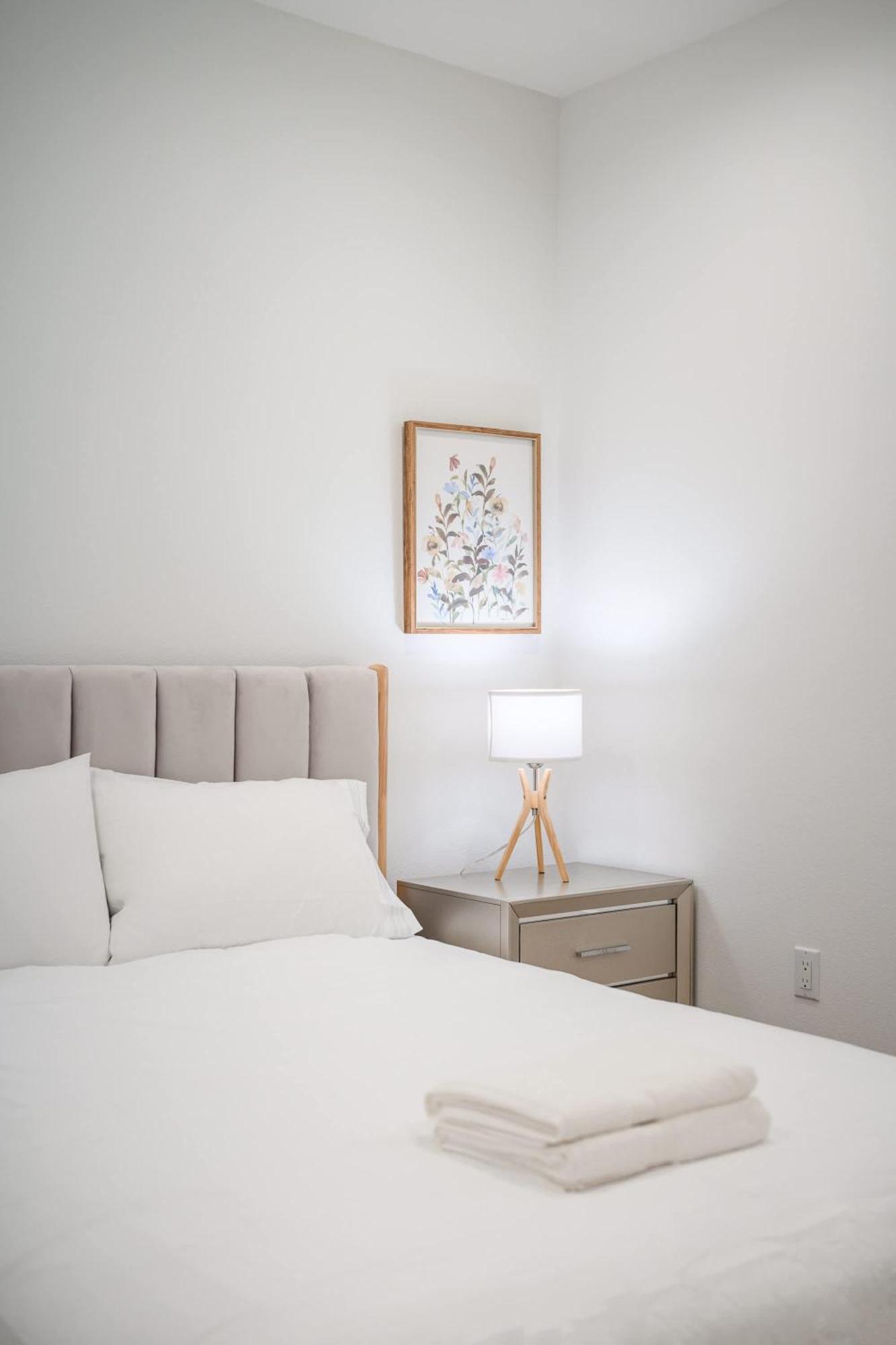 Modern Spacious With Parking & Fully Equipped Kitchen #3 * Los Angeles