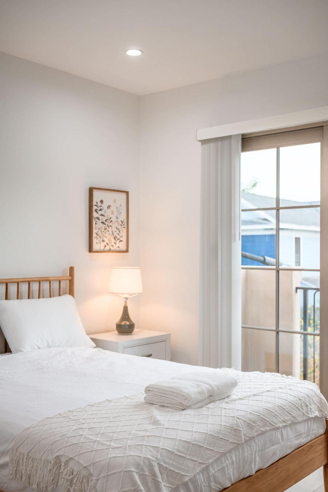Modern Spacious With Parking & Fully Equipped Kitchen #3 * Los Angeles