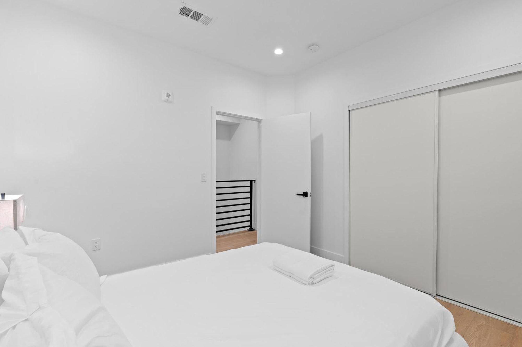 Modern Spacious With Parking & Fully Equipped Kitchen #3 Apartment Los Angeles
