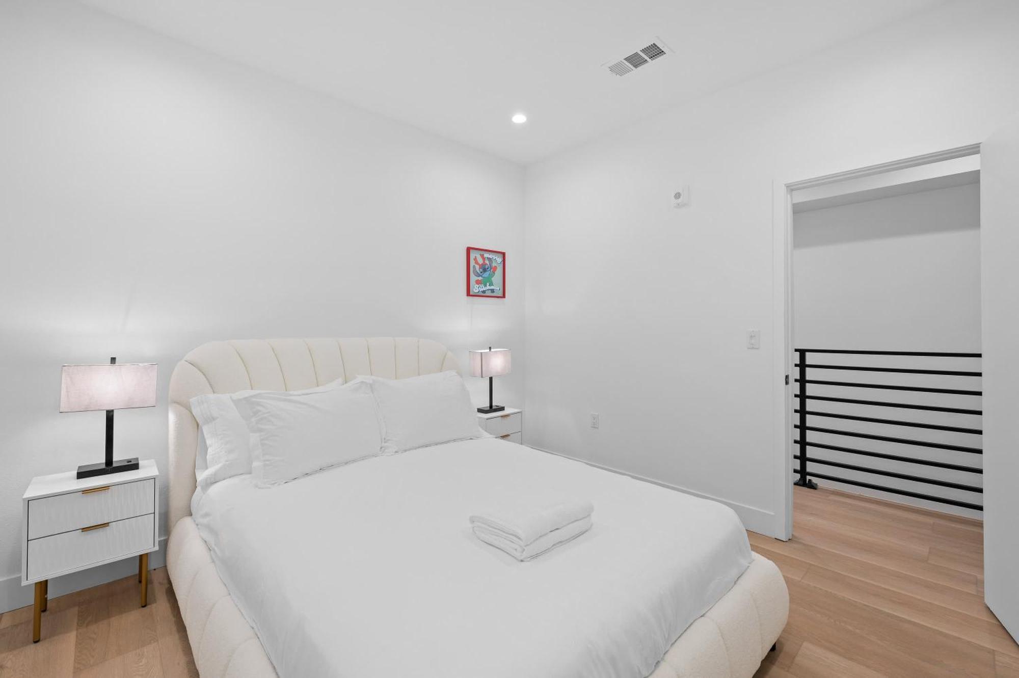 Modern Spacious With Parking & Fully Equipped Kitchen #3 Apartment Los Angeles