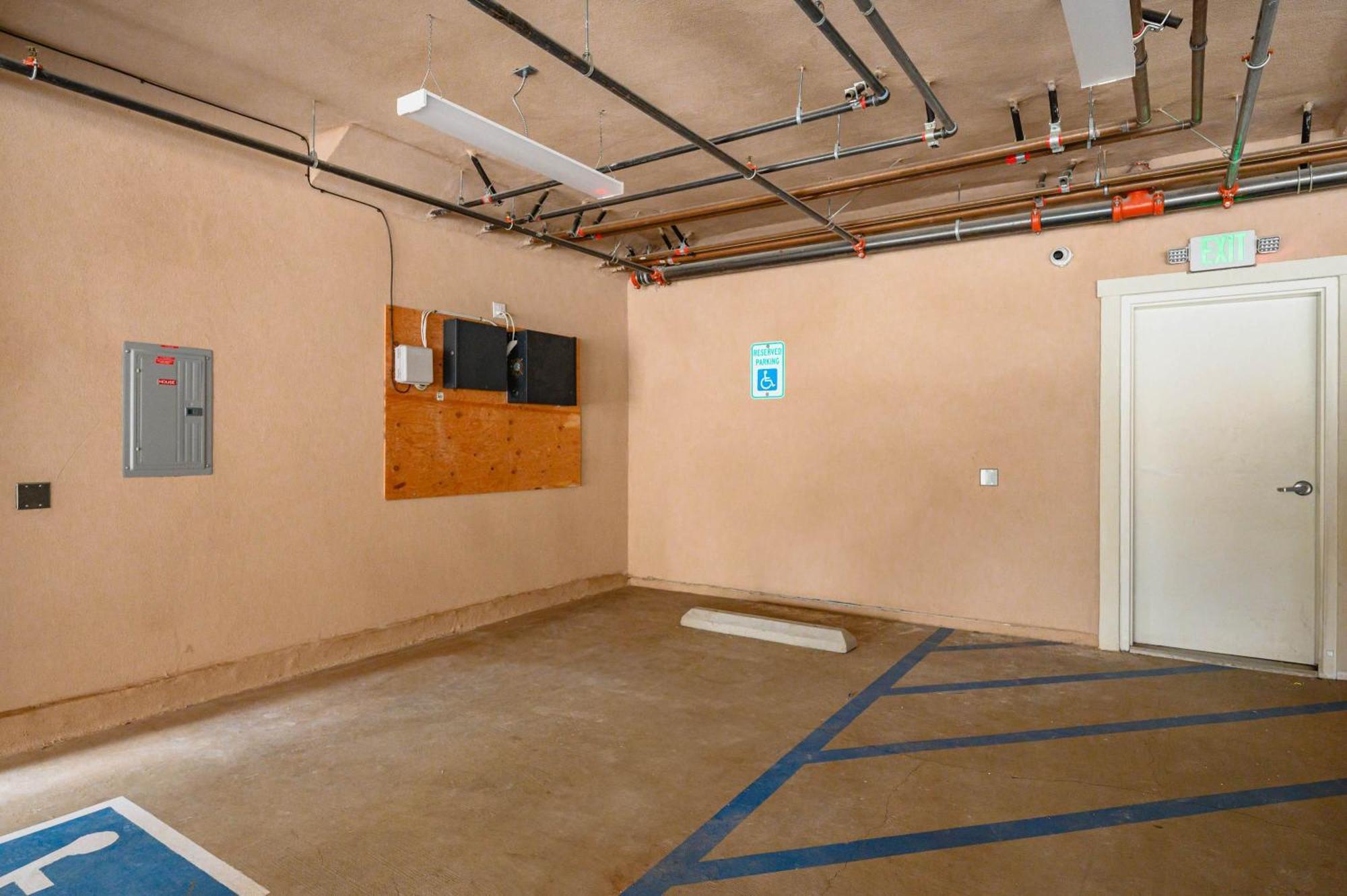Apartment Modern Spacious With Parking & Fully Equipped Kitchen #3 Los Angeles