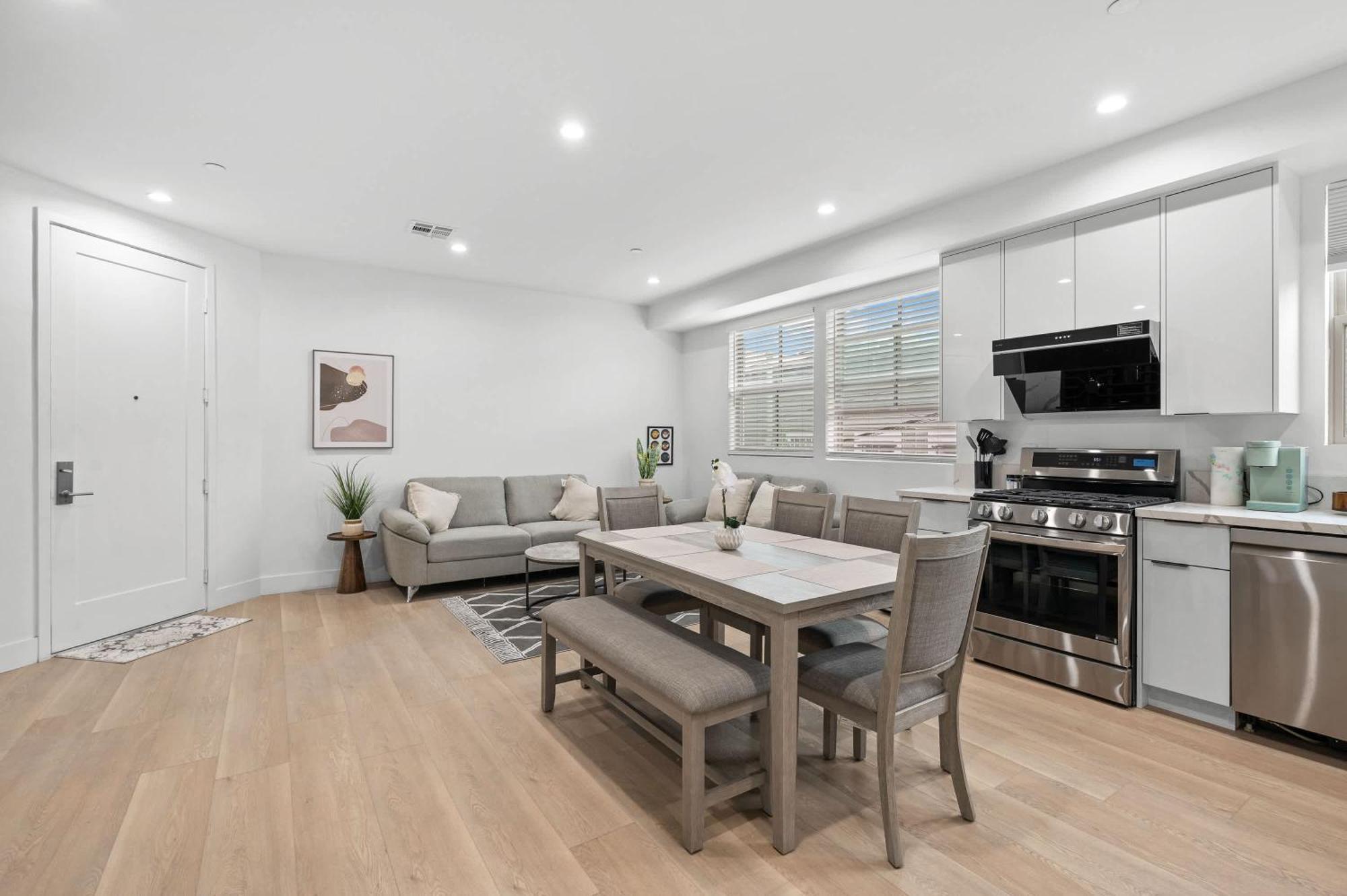 Modern Spacious With Parking & Fully Equipped Kitchen #3 Los Angeles