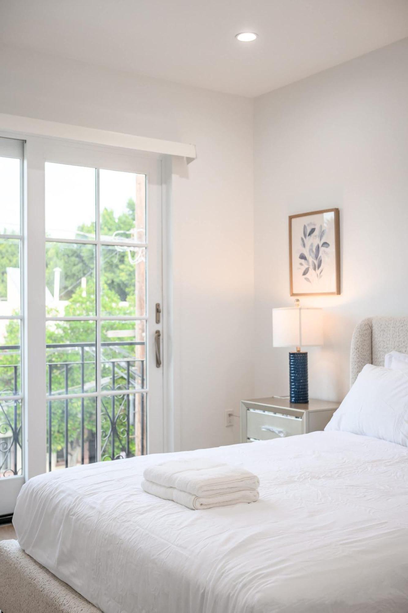 Modern 5br With Full Amenities & Parking #2 *
