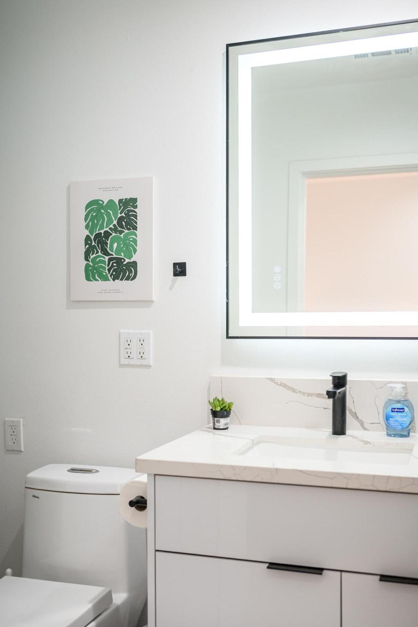 Modern 5br With Full Amenities & Parking #2