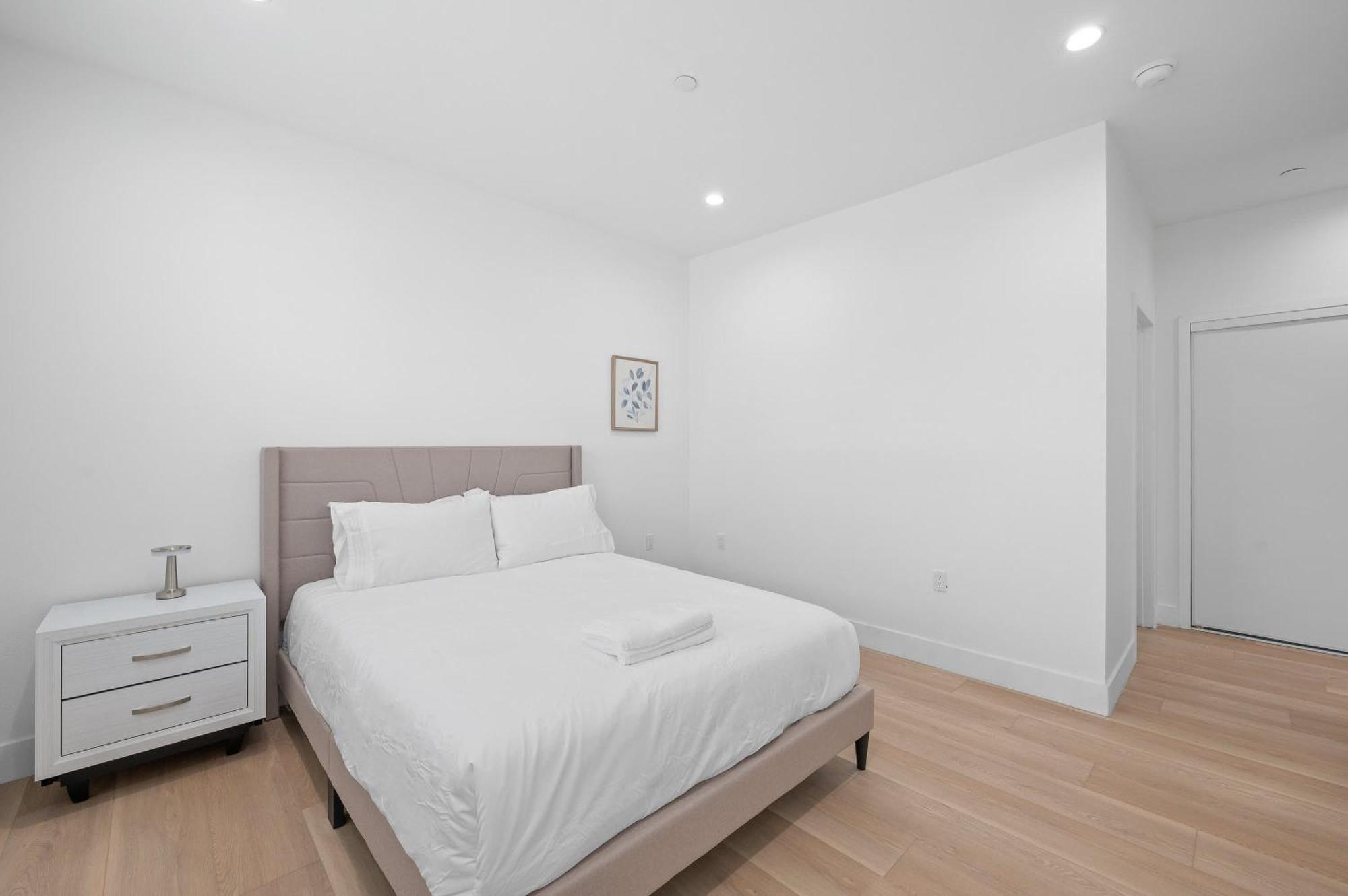 Modern 5br With Full Amenities & Parking #2 Los Angeles