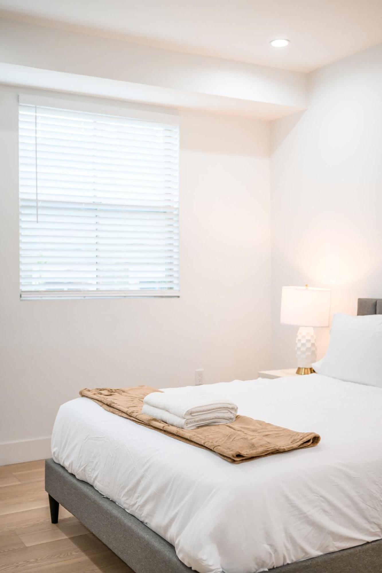 Apartment Modern 5br With Full Amenities & Parking #2