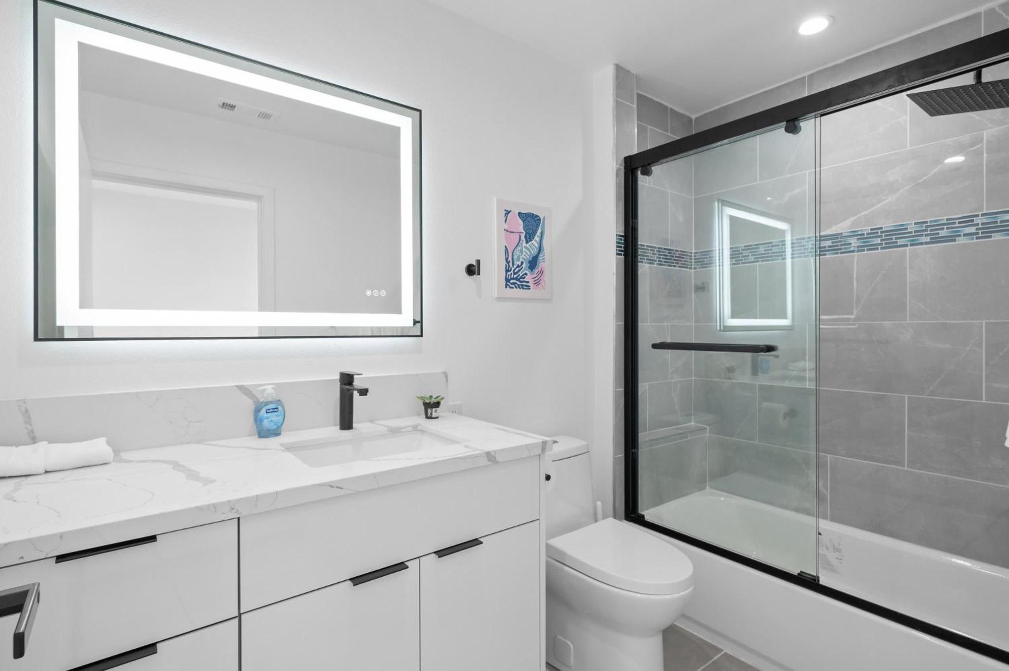 Modern 5br With Full Amenities & Parking #2 Apartment Los Angeles
