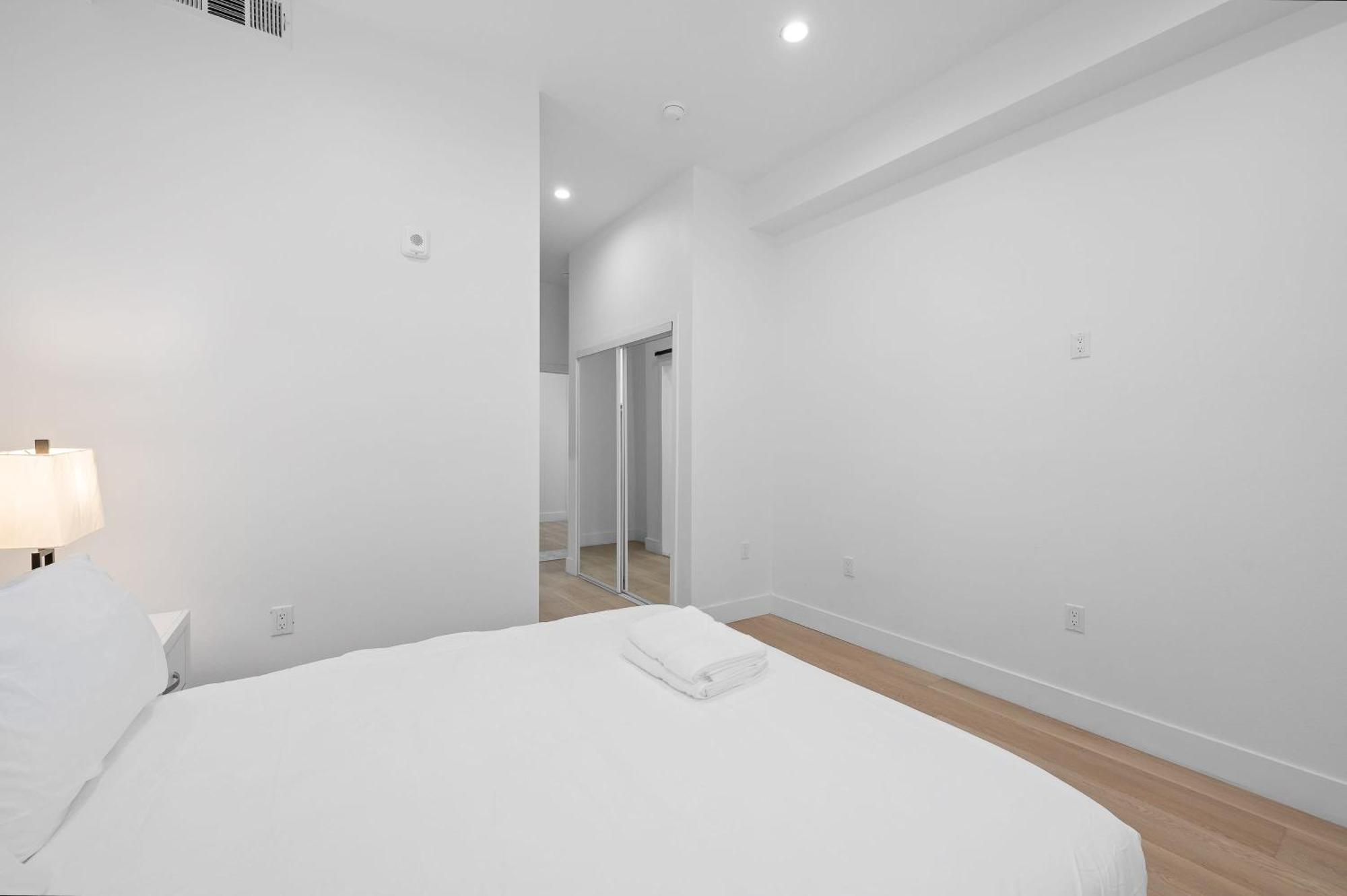 Modern 5br With Full Amenities & Parking #2 * Los Angeles