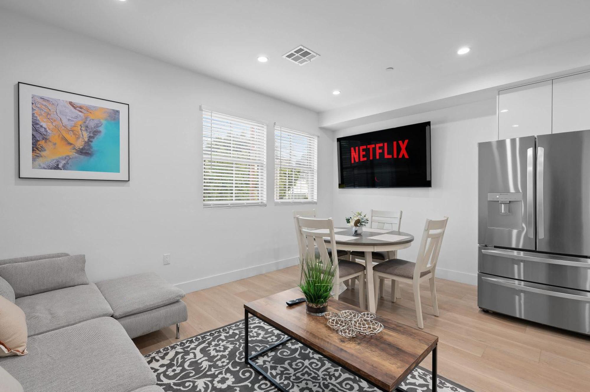 Modern 5br With Full Amenities & Parking #2