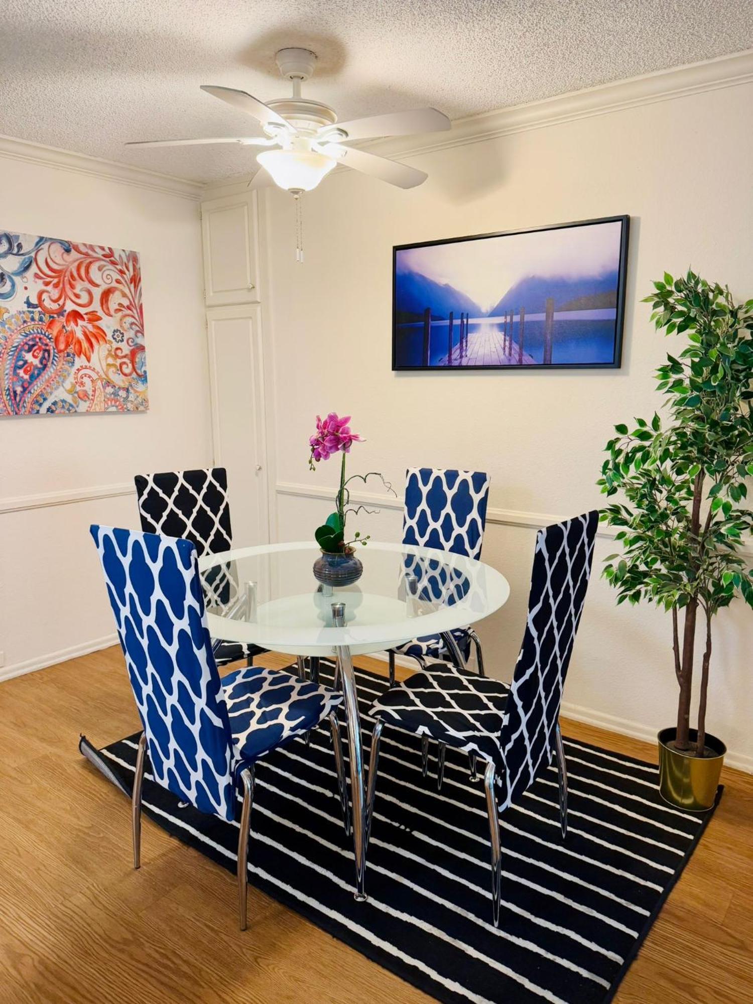 Stayelegant Exclusive In Mdr-venice With Gym & Hottub Apartment *