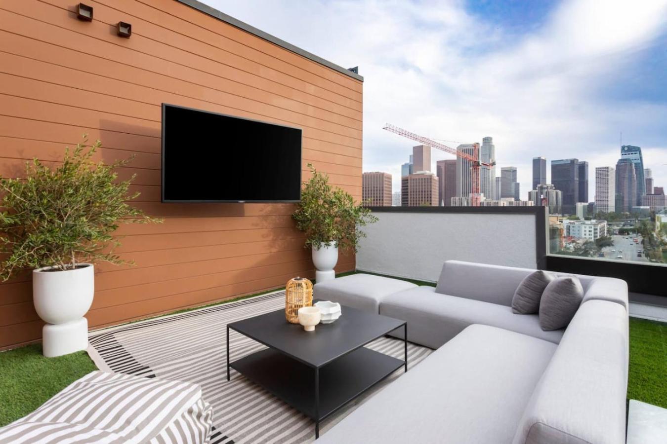 Skyline Haven Near Dodger Stadium