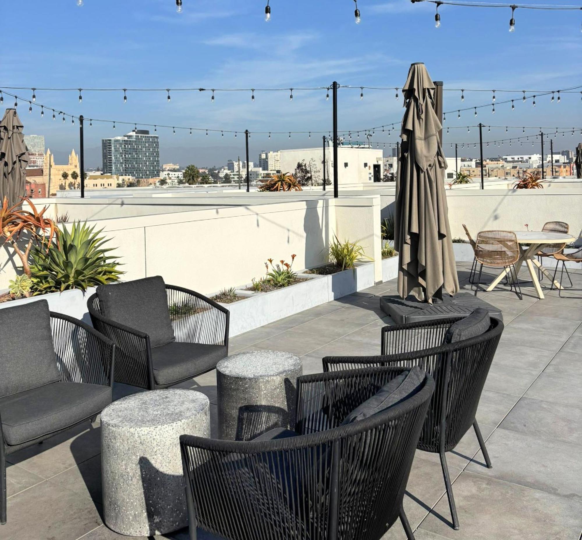 Dream Escape With Great Rooftop Views Los Angeles