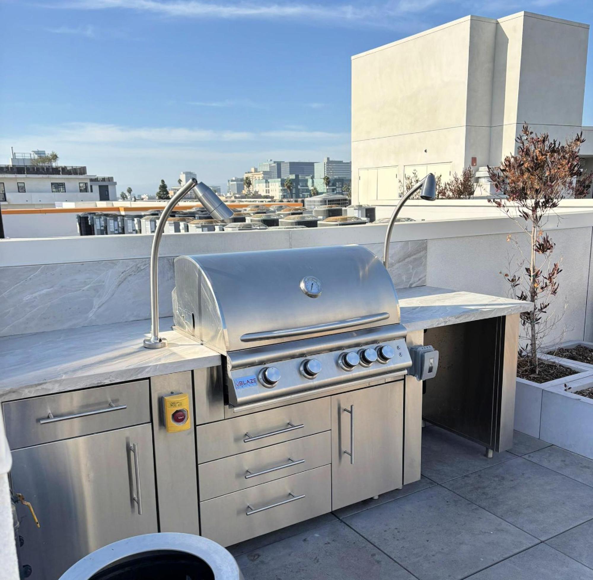 Dream Escape With Great Rooftop Views Los Angeles