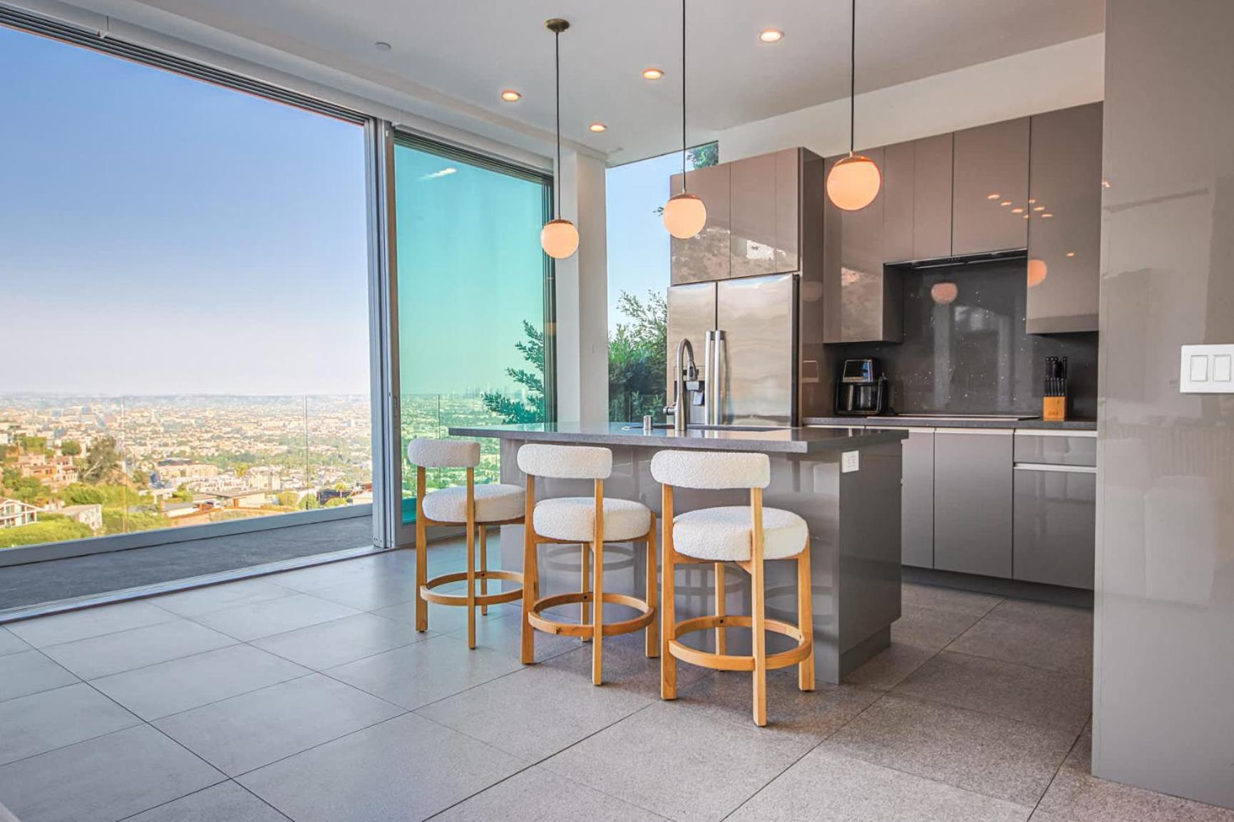 Villa Elevate La - House With Infinity Pool
