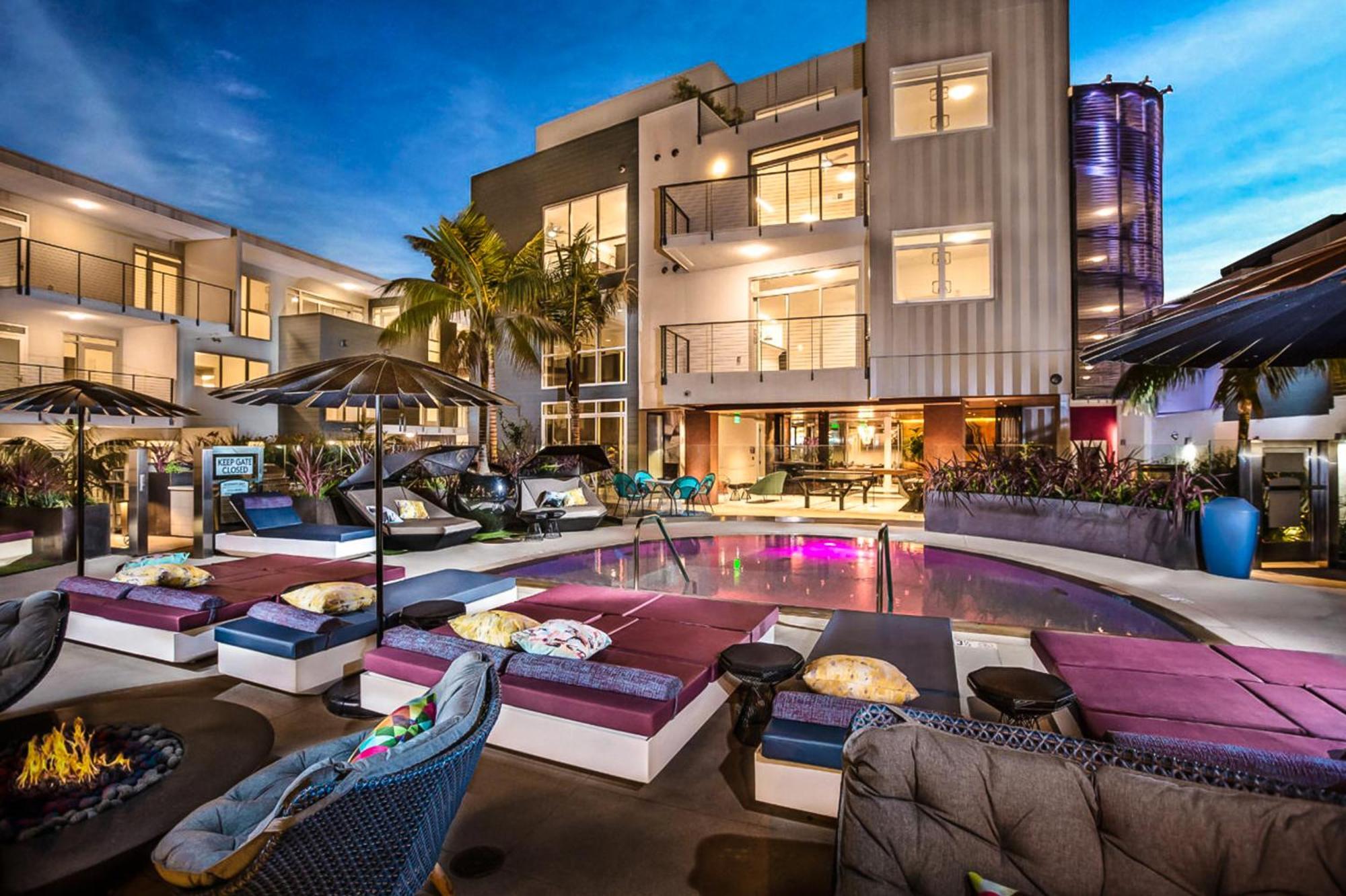 Beverly Grove Chic Oasis 2 Bedroom With Den 138 *