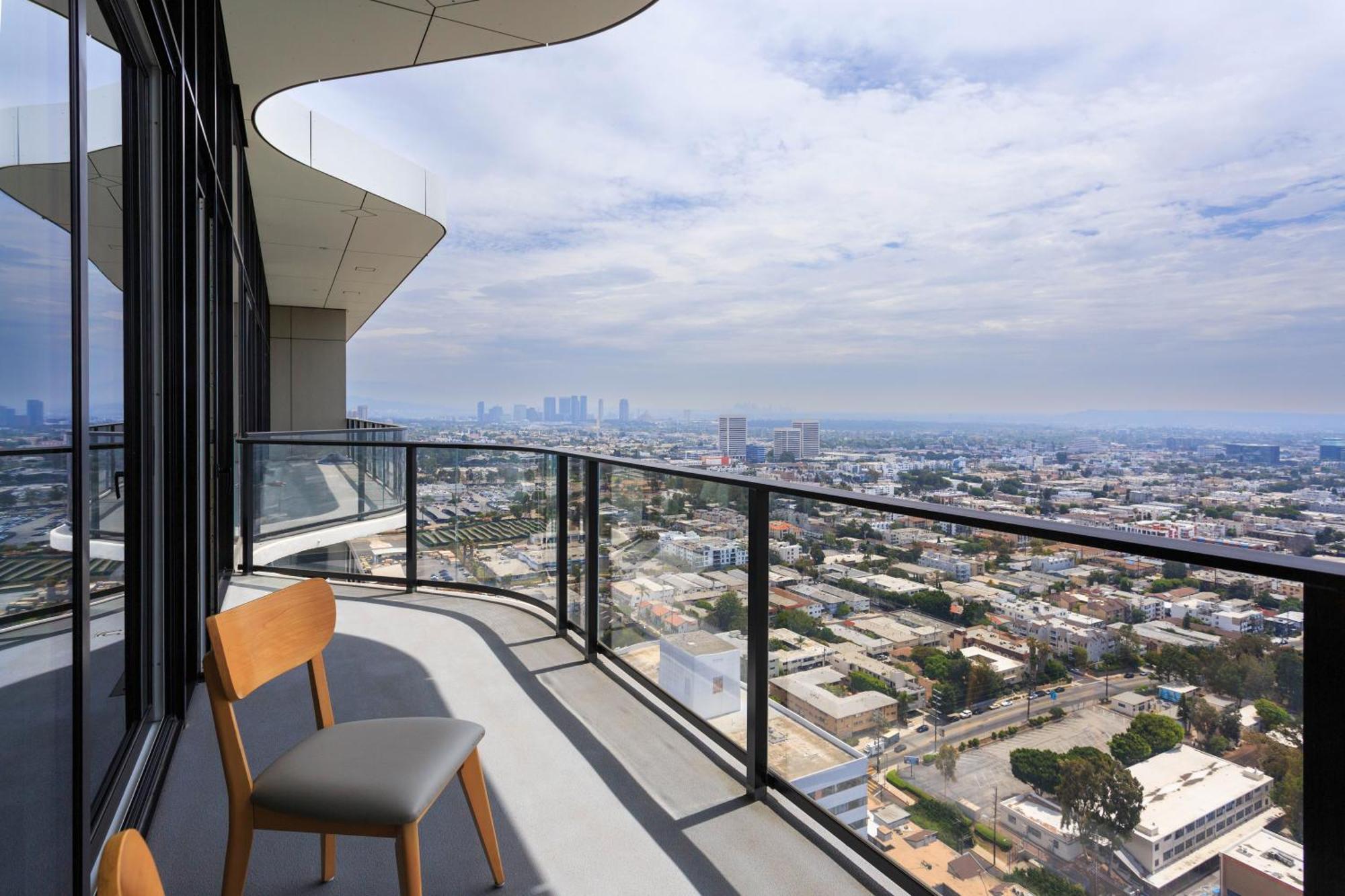 Luxury Brentwood Penthouses With View