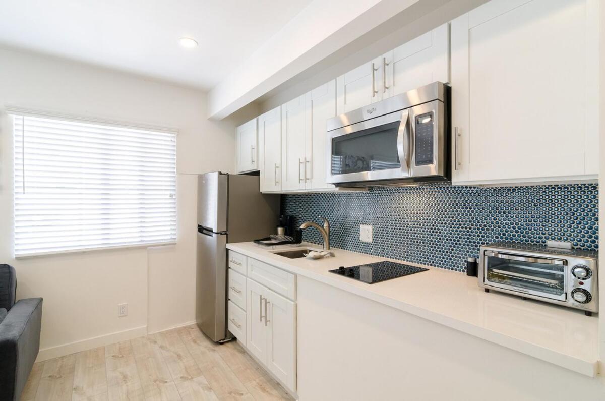 Sunny 1 Bedroom In The Heart Of Venice - #4 Los Angeles
