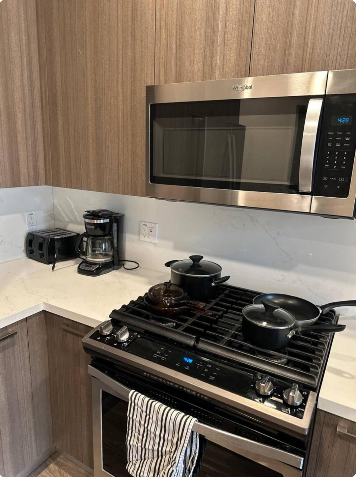 Walk Of Fame Upscale Hollywood 1bedroom Apartment- 2beds, Free Parking Los Angeles
