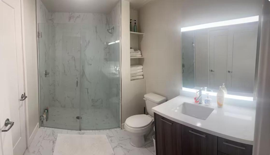 Walk Of Fame Upscale Hollywood 1bedroom Apartment- 2beds, Free Parking Apartment