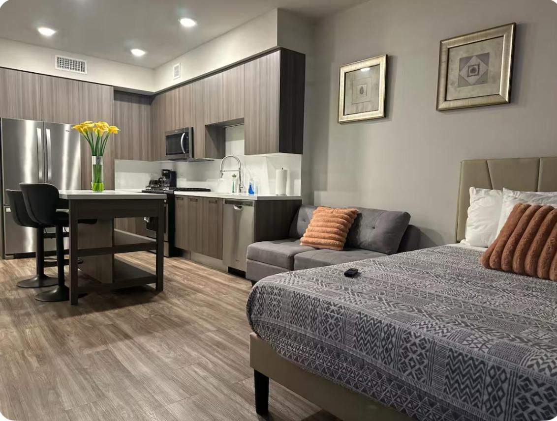 Apartment Walk Of Fame Upscale Hollywood 1bedroom Apartment- 2beds, Free Parking