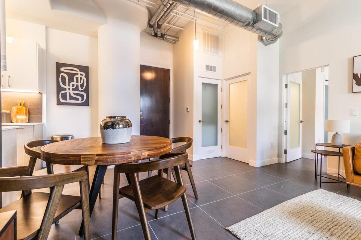 Dtla 2br Rooftop Jacuzzi & Sunset Views Apartment *