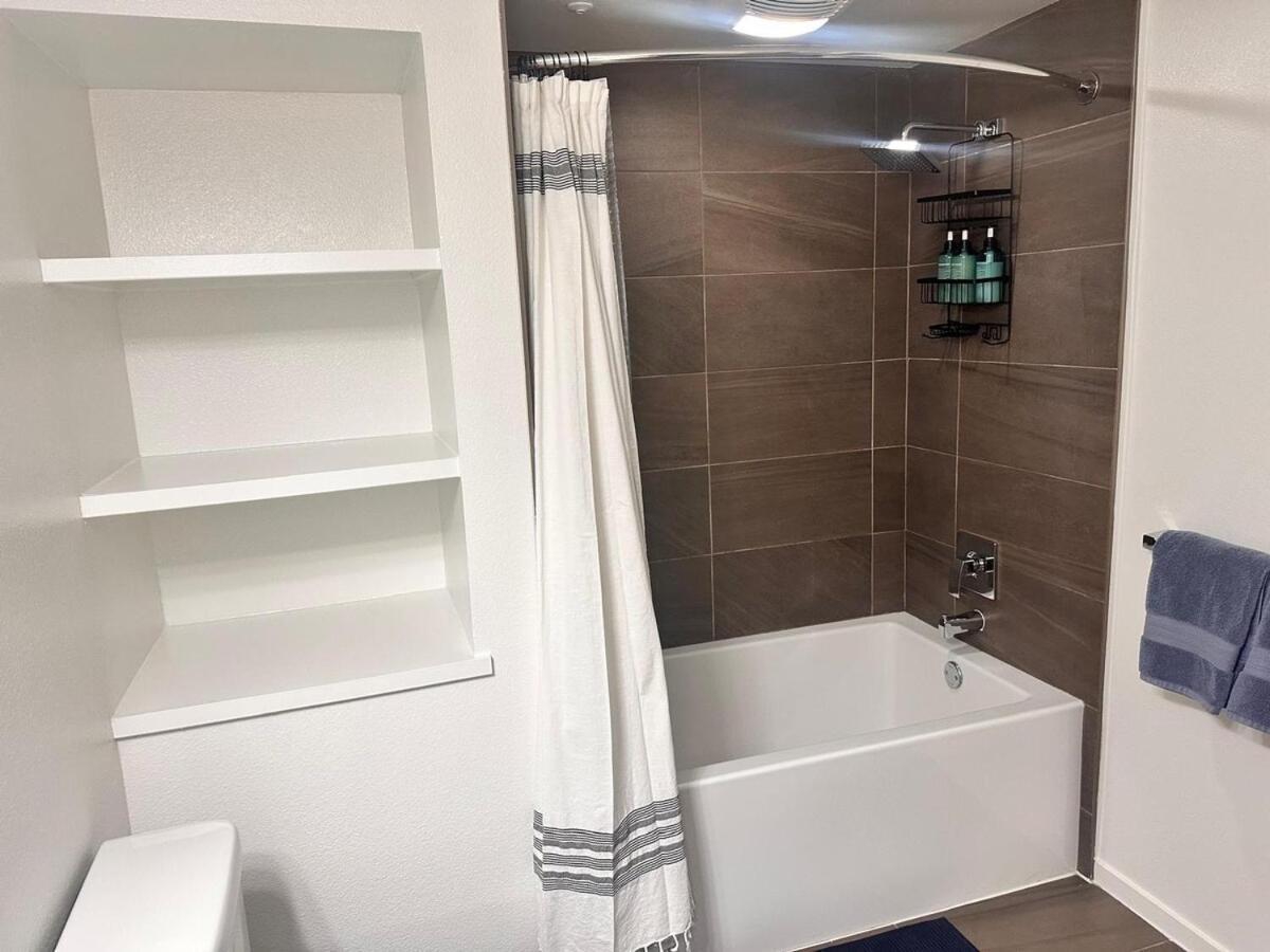 Apartamento Amethyst Horizon - Stylish Peaceful 2br W Zen Garden View Pool Gym Los Angeles