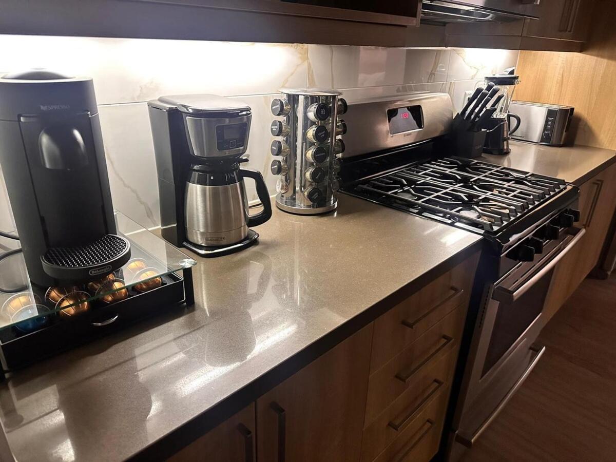 Apartamento Amethyst Horizon - Stylish Peaceful 2br W Zen Garden View Pool Gym
