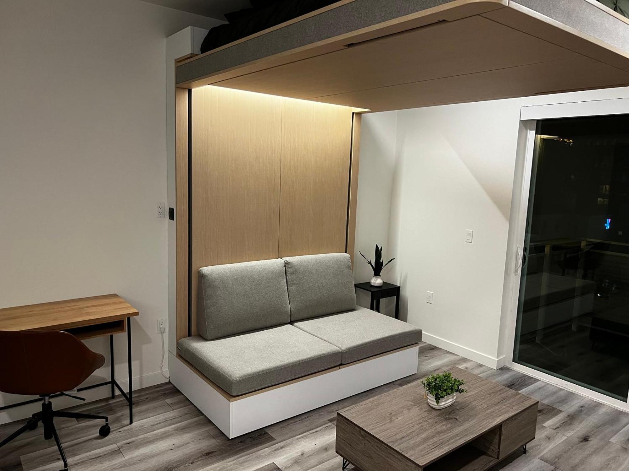 Heart Of Hollywood-walk Of Fame 1bd With View -free Parking, Balcony, Wifi, Rooftop, Gym, Upscale Amenities Apartment Los Angeles