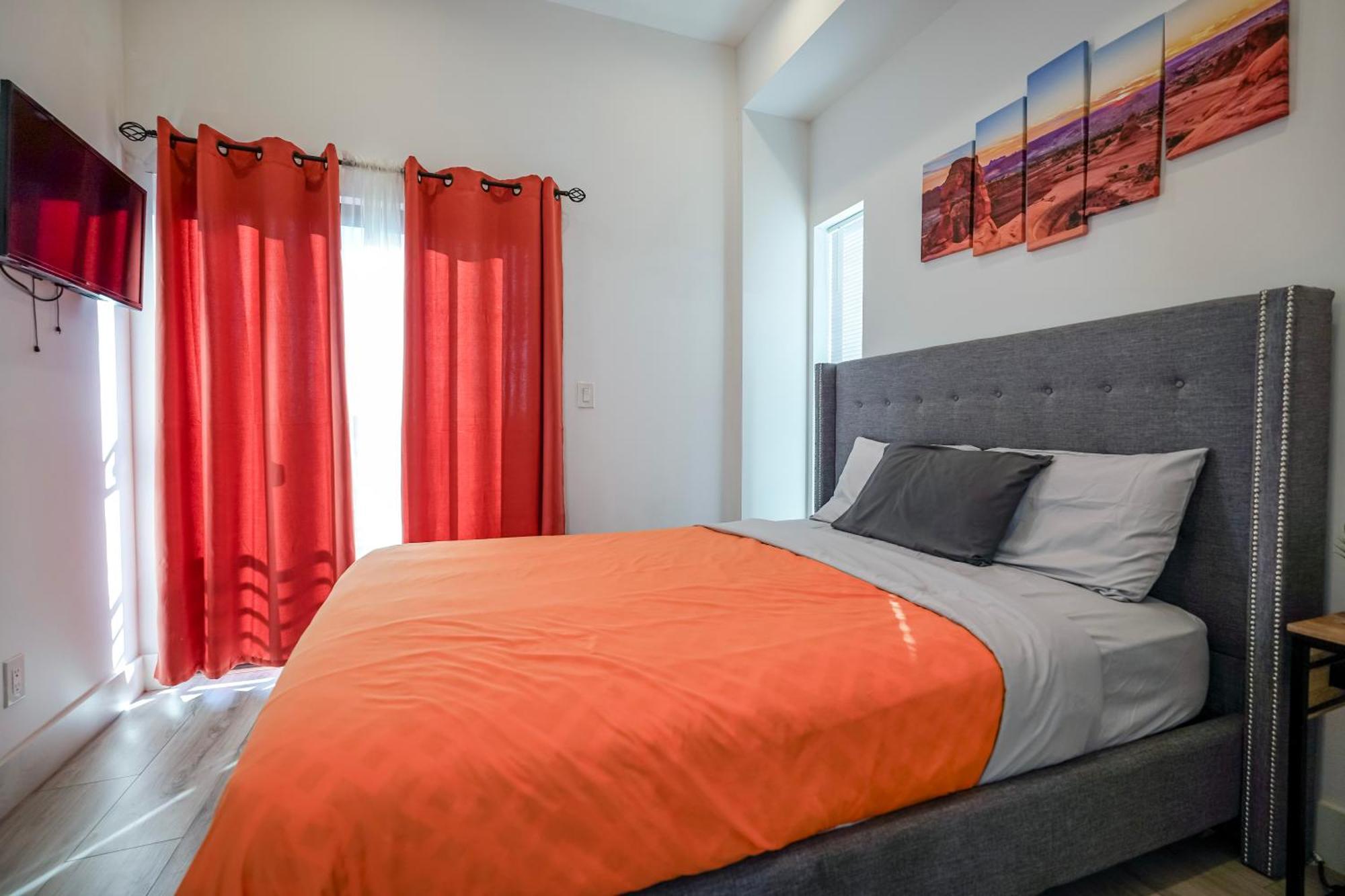 Hollywood Famous Townhome With Pvt Rooftop Scenic Views