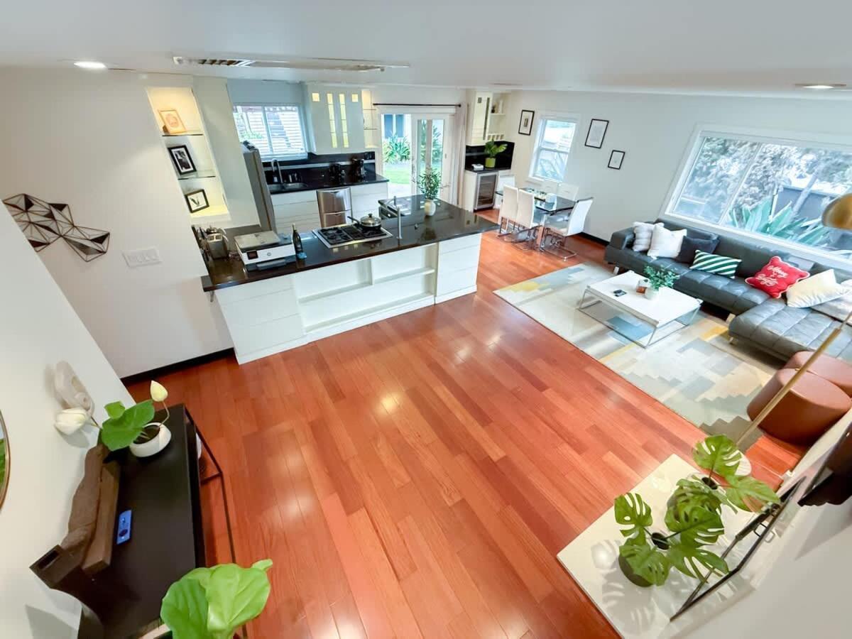 Modern 4br Gem Near Beverly Hills By Allevo Homes Holiday home Los Angeles