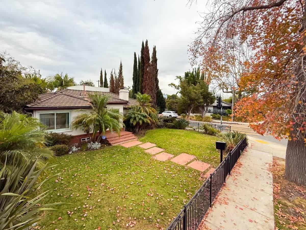 Modern 4br Gem Near Beverly Hills By Allevo Homes Los Angeles