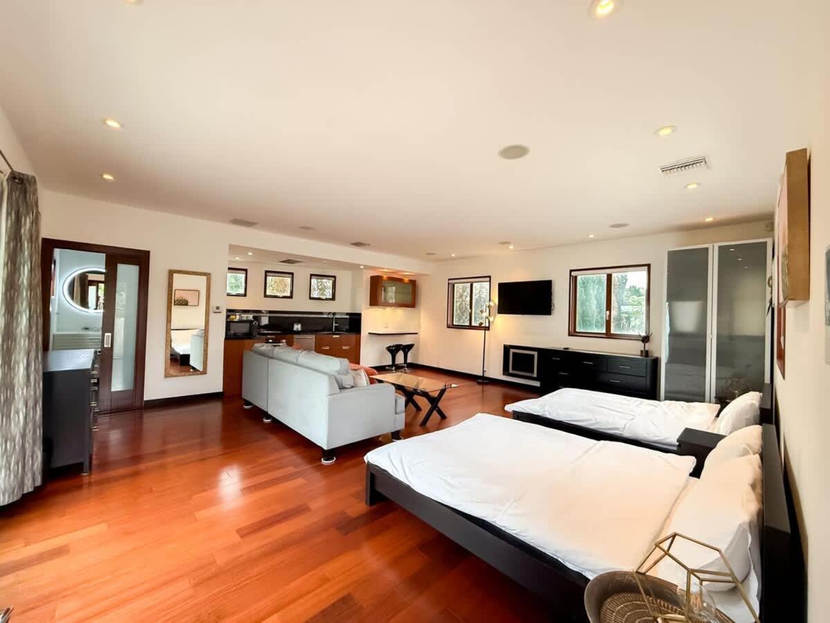 Modern 4br Gem Near Beverly Hills By Allevo Homes
