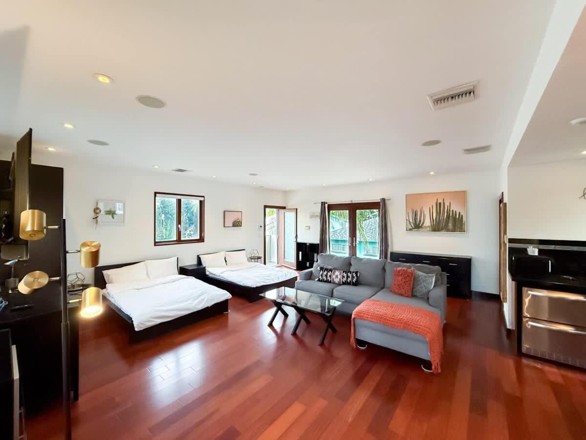 Modern 4br Gem Near Beverly Hills By Allevo Homes Holiday home