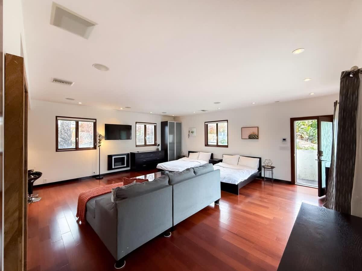 Modern 4br Gem Near Beverly Hills By Allevo Homes Holiday home *