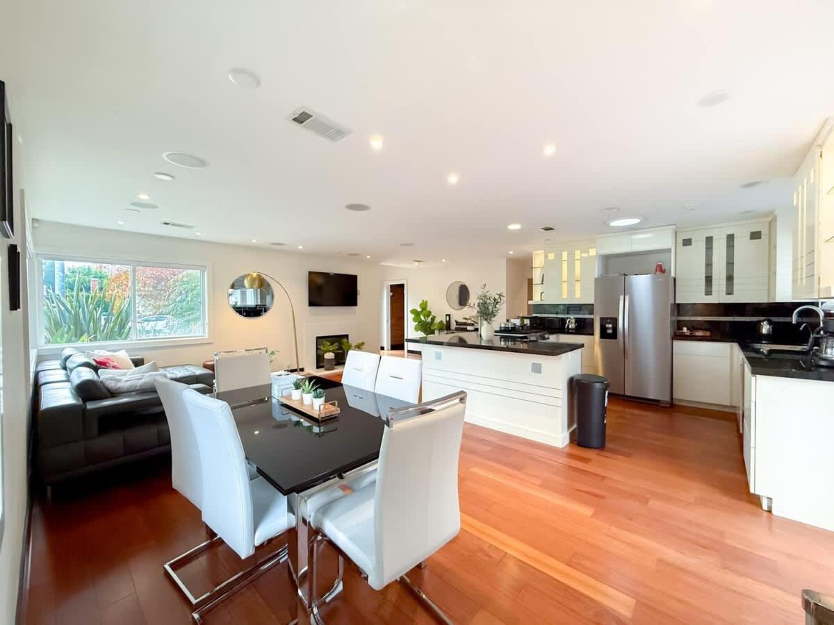 Modern 4br Gem Near Beverly Hills By Allevo Homes Holiday home *