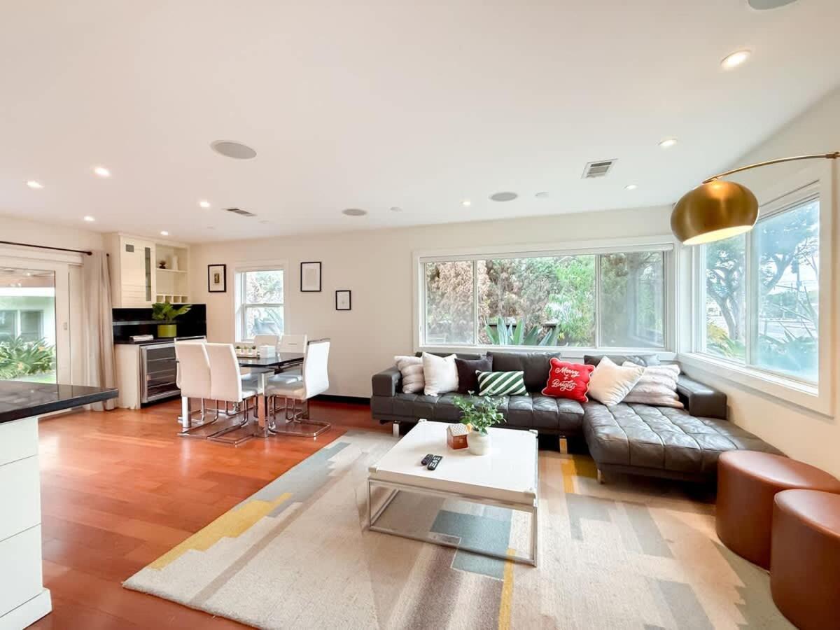Modern 4br Gem Near Beverly Hills By Allevo Homes