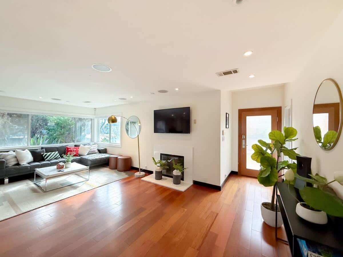 Holiday home Modern 4br Gem Near Beverly Hills By Allevo Homes *