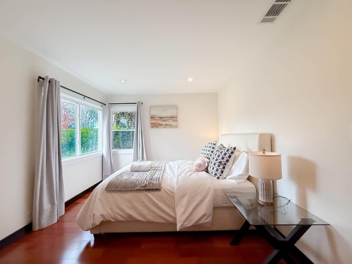 Modern 4br Gem Near Beverly Hills By Allevo Homes *