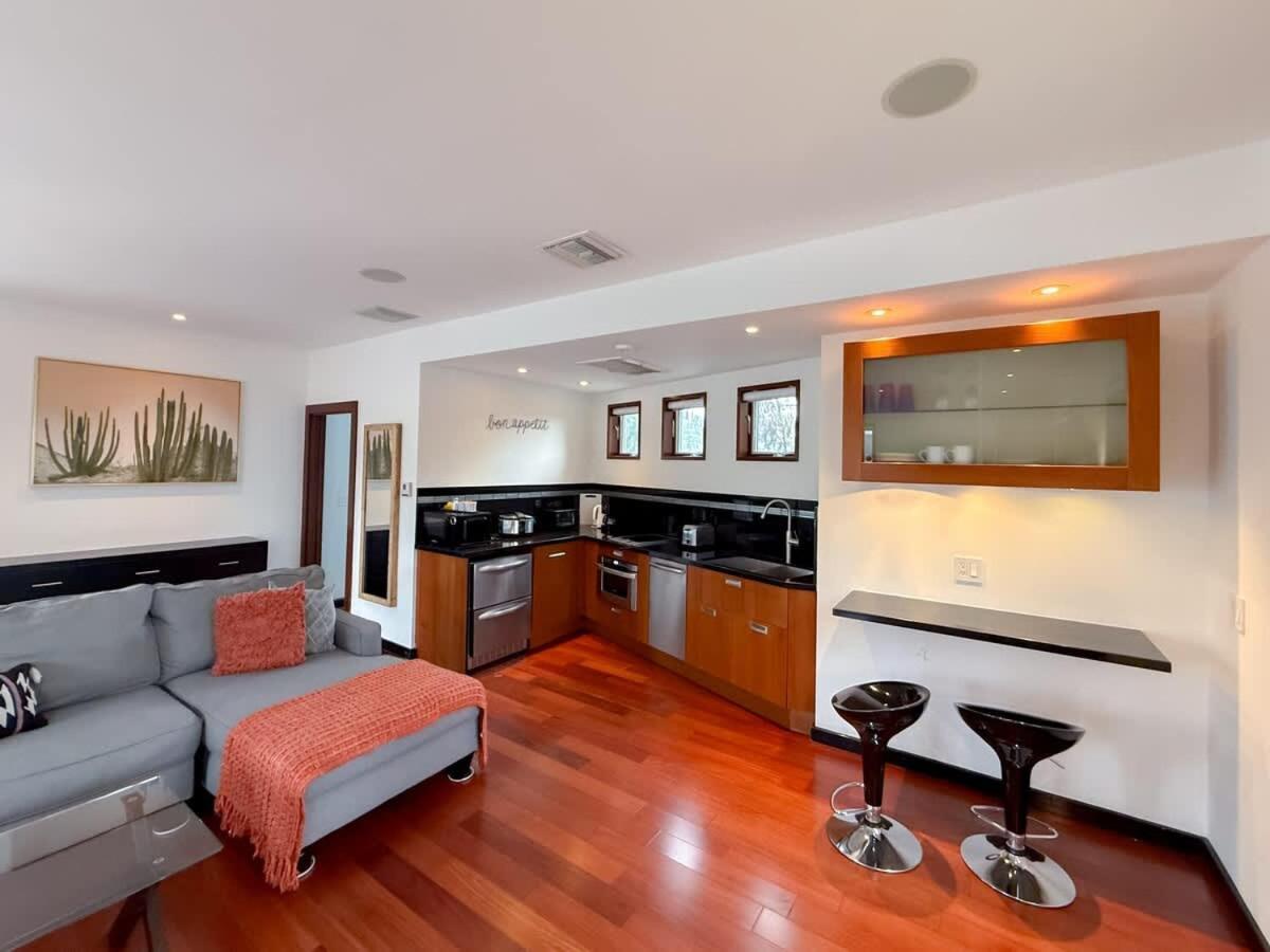 Modern 4br Gem Near Beverly Hills By Allevo Homes