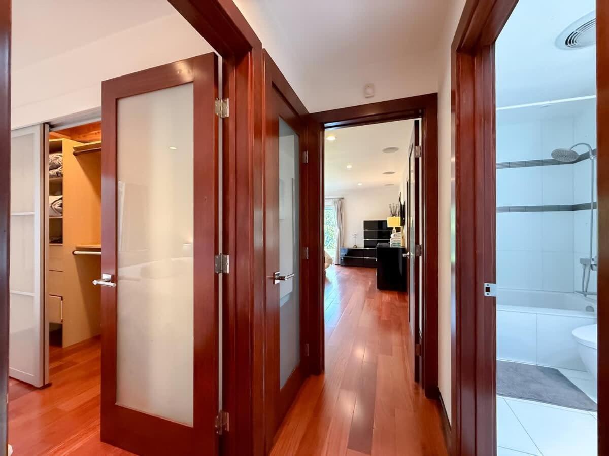 Holiday home Modern 4br Gem Near Beverly Hills By Allevo Homes