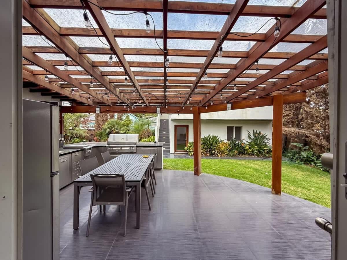Modern 4br Gem Near Beverly Hills By Allevo Homes Holiday home
