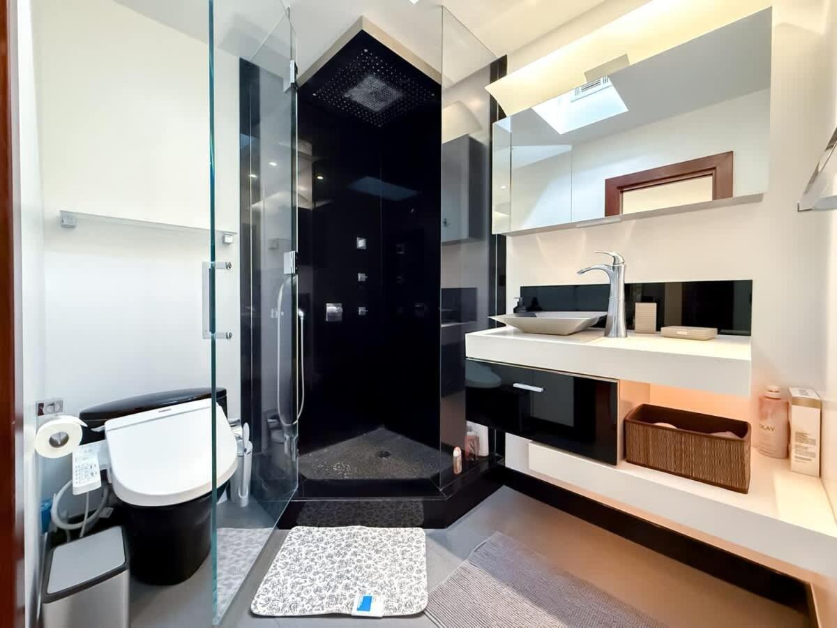 Modern 4br Gem Near Beverly Hills By Allevo Homes Holiday home *
