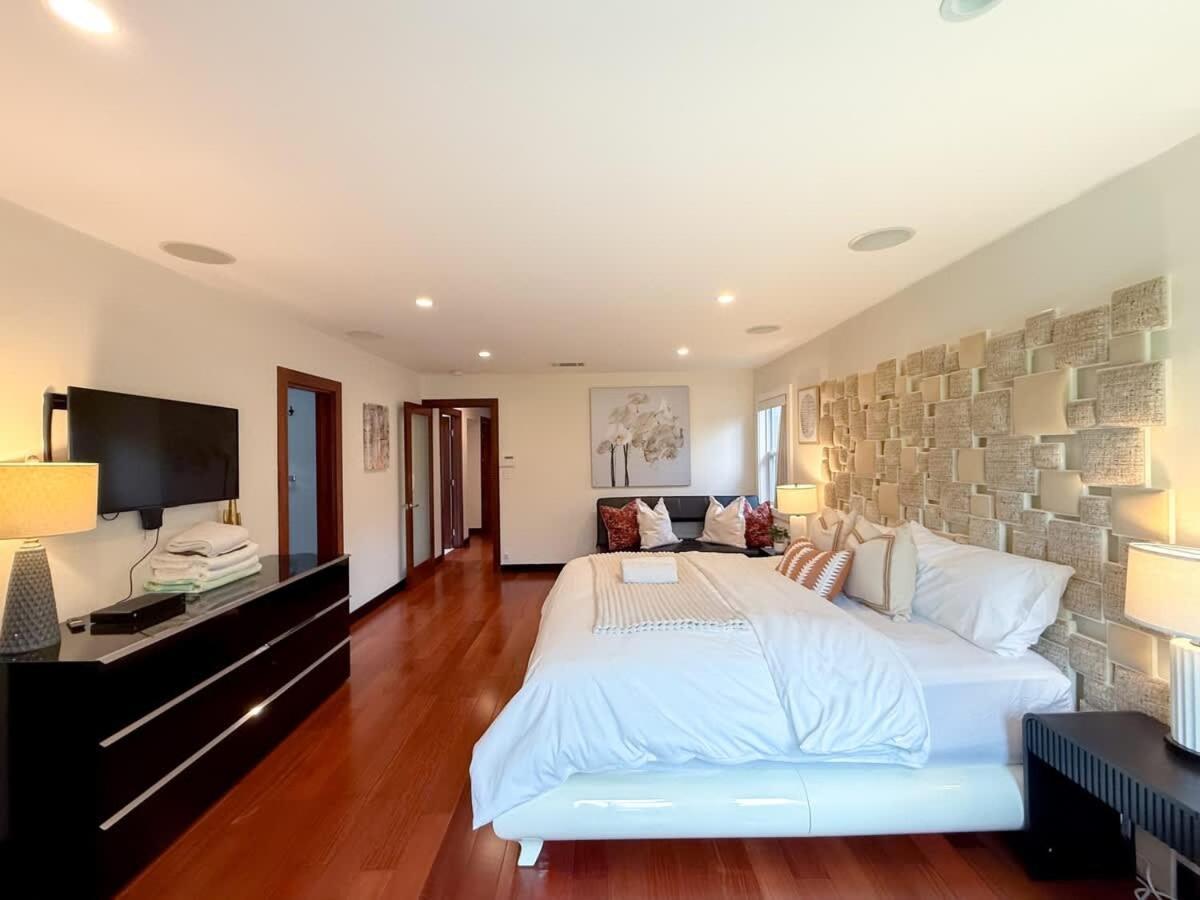 Holiday home Modern 4br Gem Near Beverly Hills By Allevo Homes *