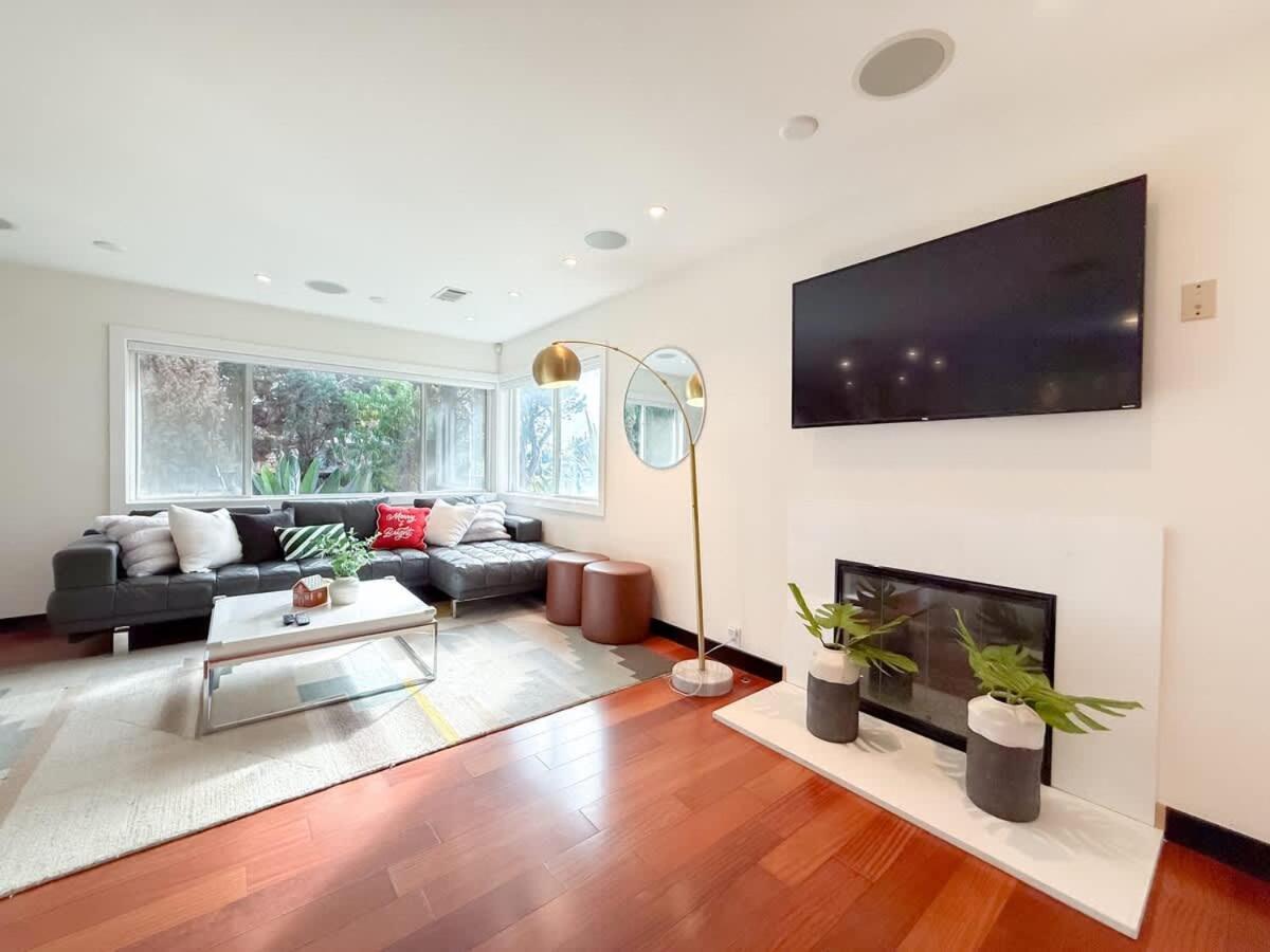 Modern 4br Gem Near Beverly Hills By Allevo Homes *