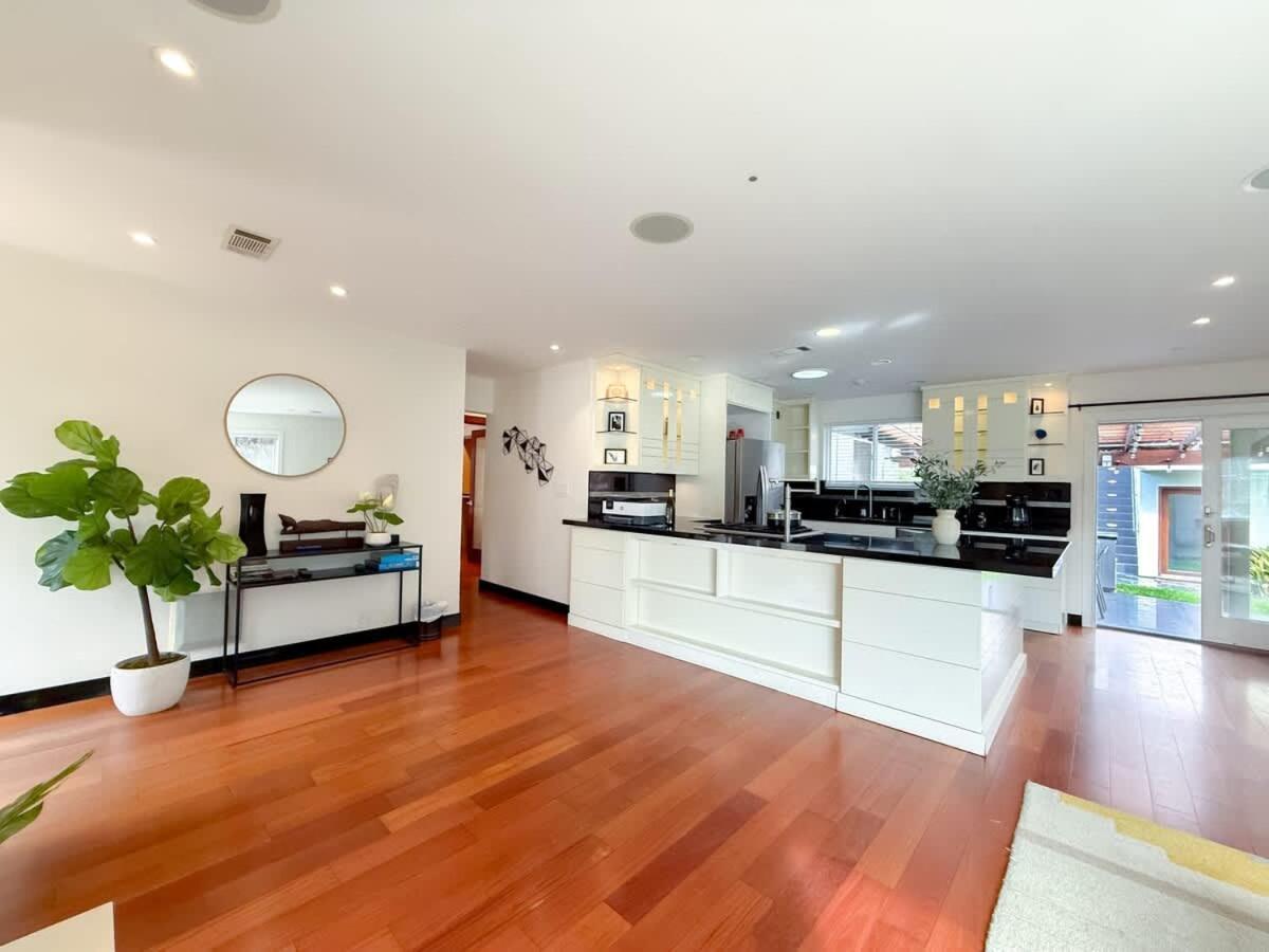Modern 4br Gem Near Beverly Hills By Allevo Homes Los Angeles