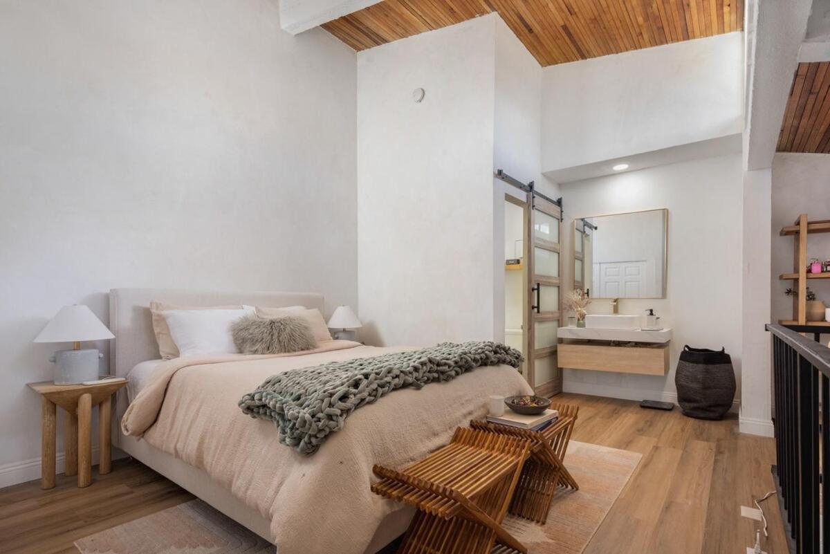 Mediterranean La Loft W Pool, Fitness & Tennis Courts *