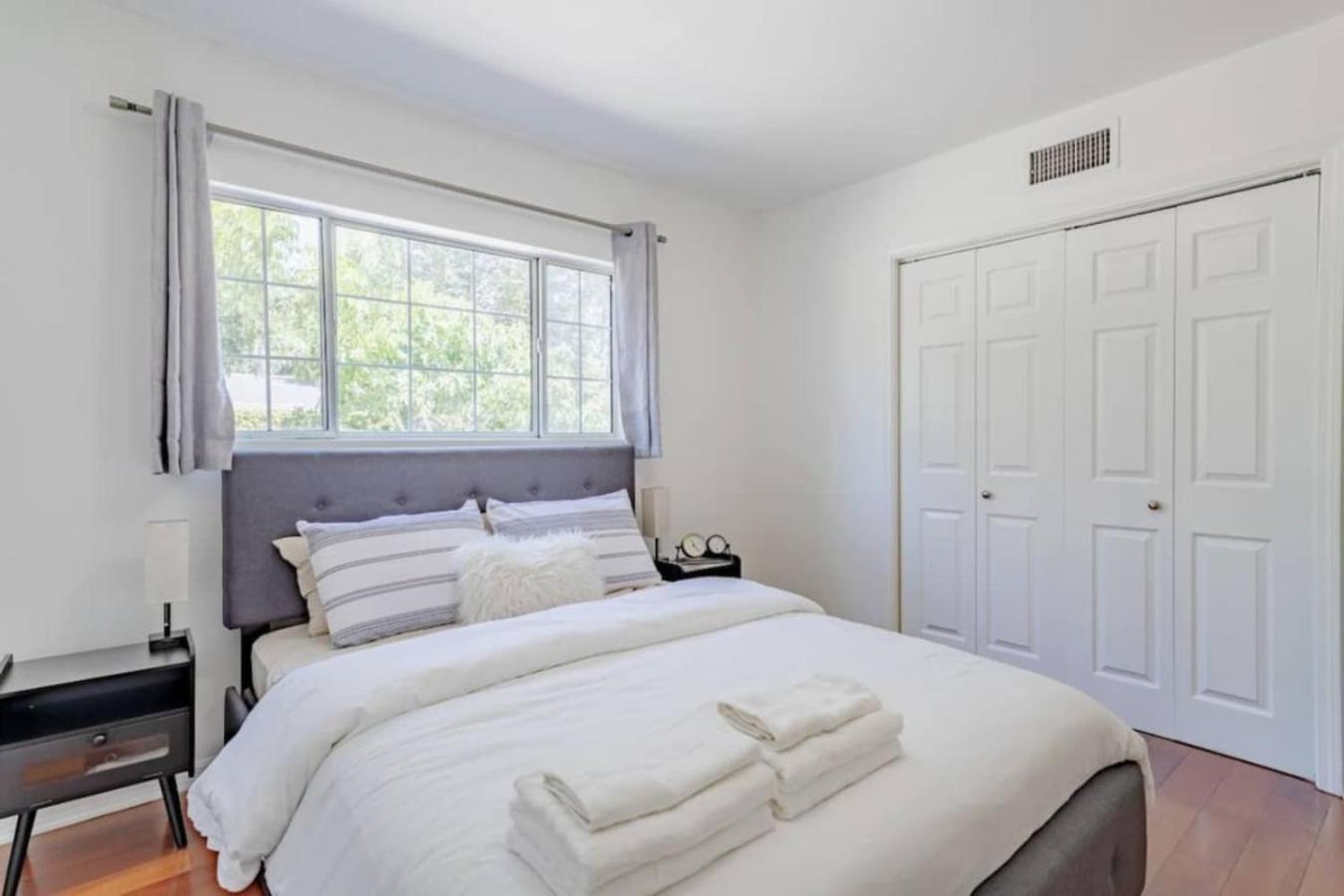 468a Massive 5 Bedroom With Beautiful Pool Los Angeles