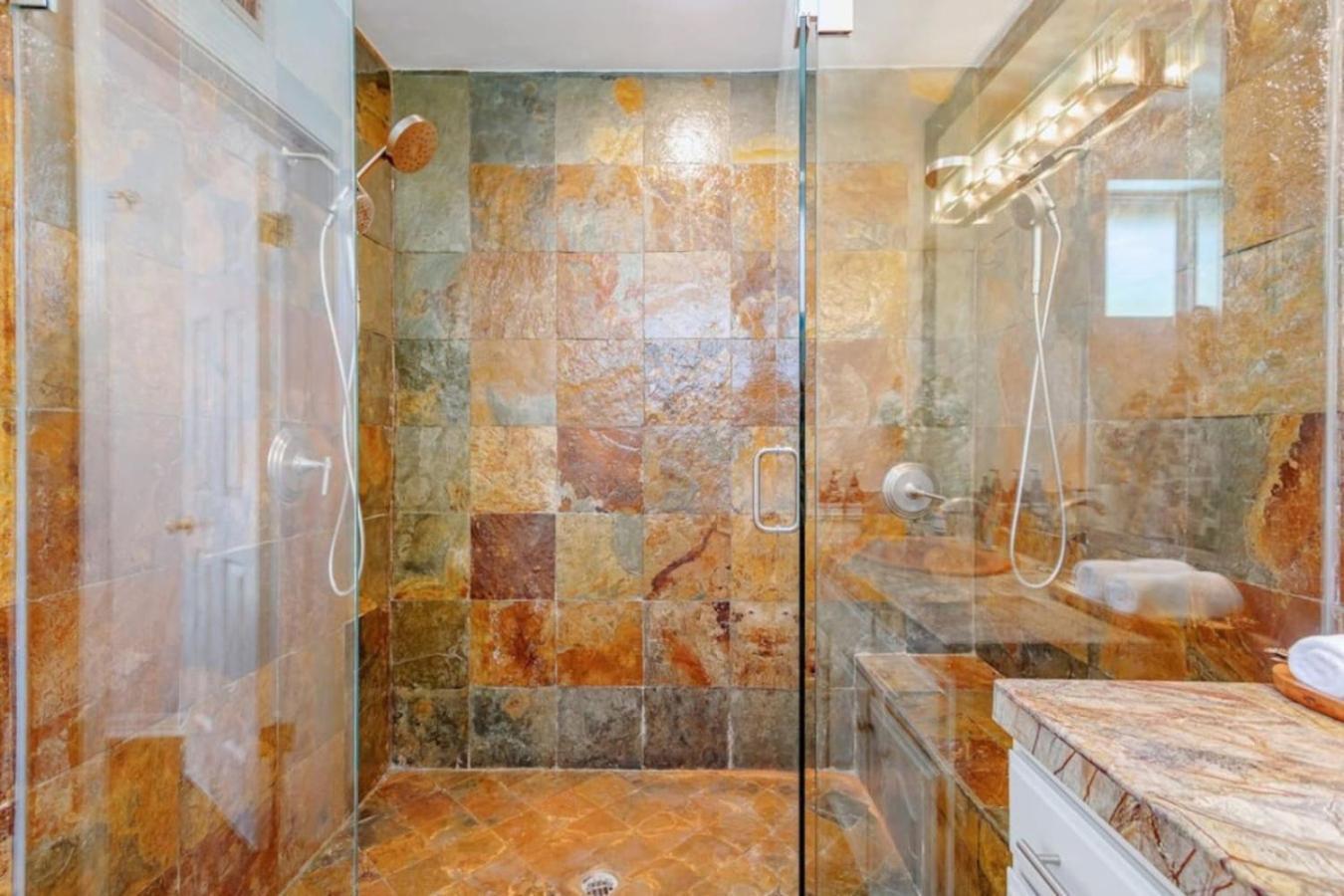 Holiday home 468a Massive 5 Bedroom With Beautiful Pool Los Angeles