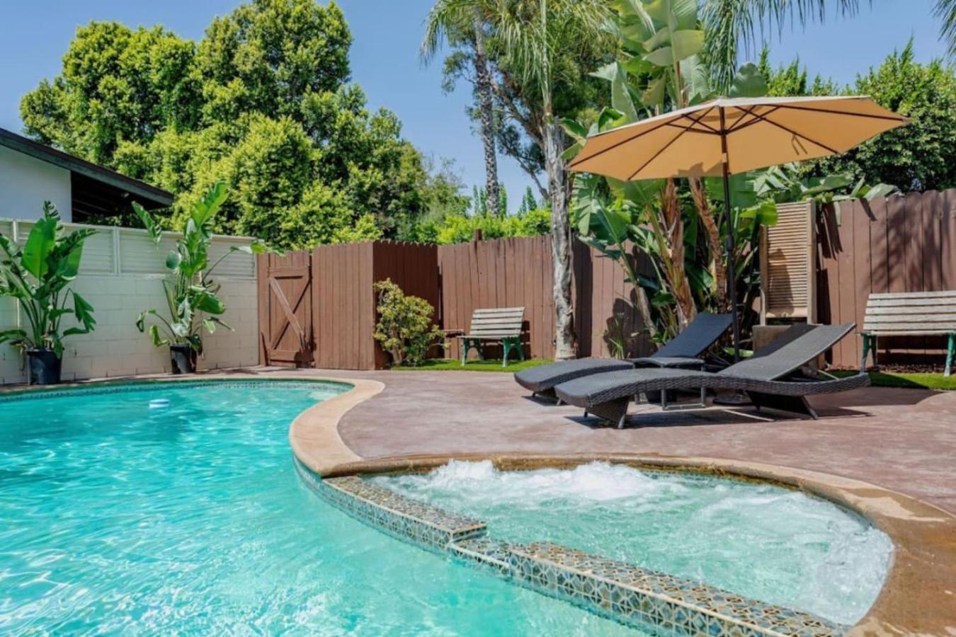 Holiday home 468a Massive 5 Bedroom With Beautiful Pool